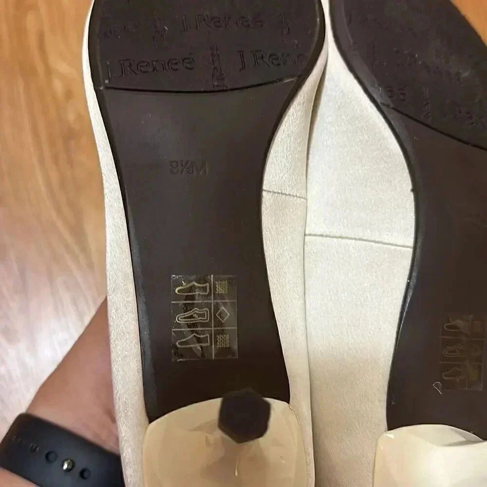 J. Renee Dawsyn Pointed Toe Pump Women’s Size 8.5 - Picture 13 of 14